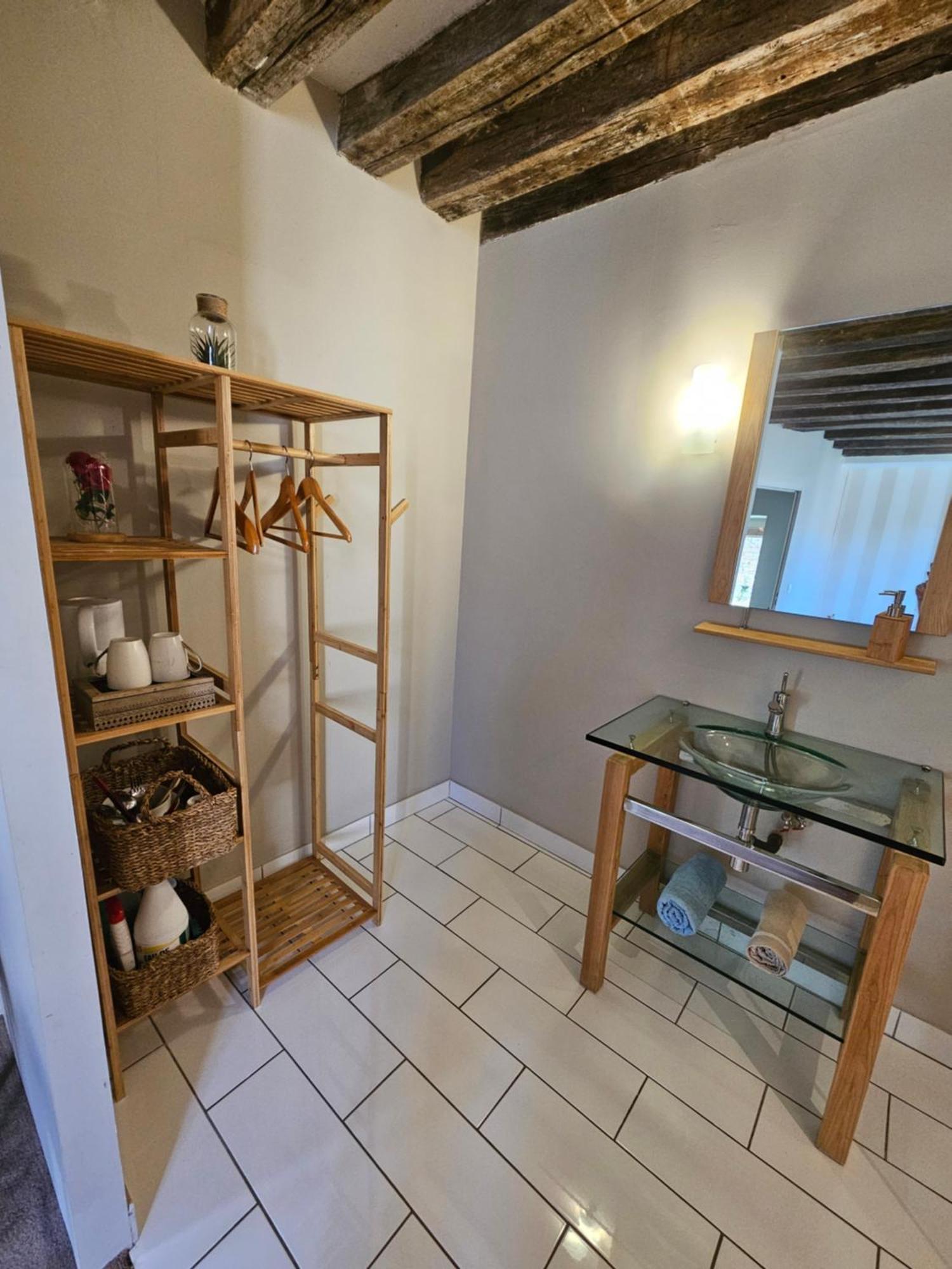 Hotel Chambre Avec Salle De Bain Donzy Exteriér fotografie